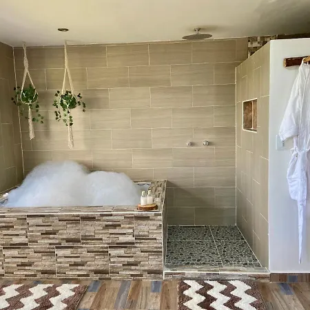 Cabanas Con Jacuzzi Y Chimenea - Casa Floral, Marinilla Exterior photo