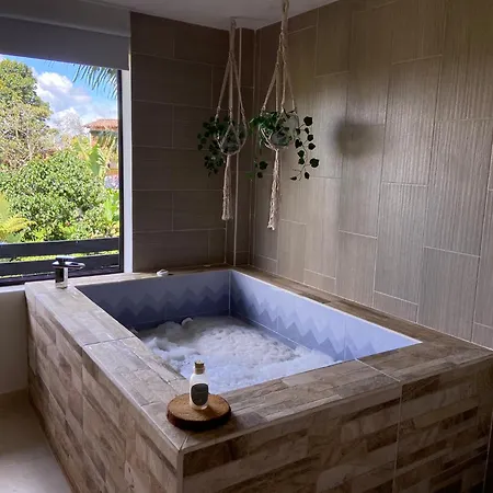 Cabanas Con Jacuzzi Y Chimenea - Casa Floral, Marinilla Exterior photo