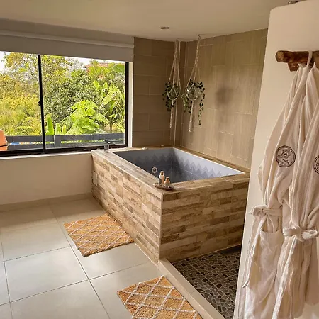 Cabanas Con Jacuzzi Y Chimenea - Casa Floral, Marinilla Exterior photo